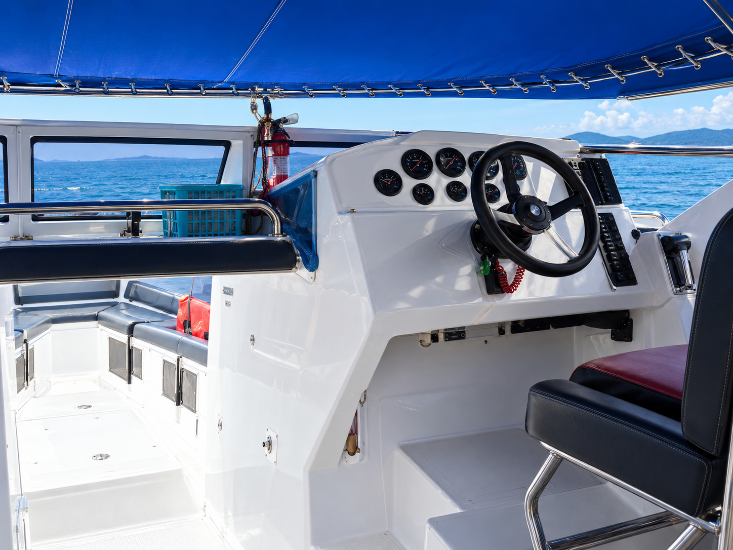 Grand Sea Discovery helm